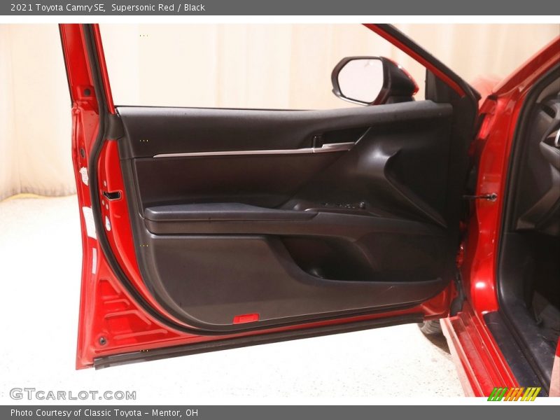 Supersonic Red / Black 2021 Toyota Camry SE