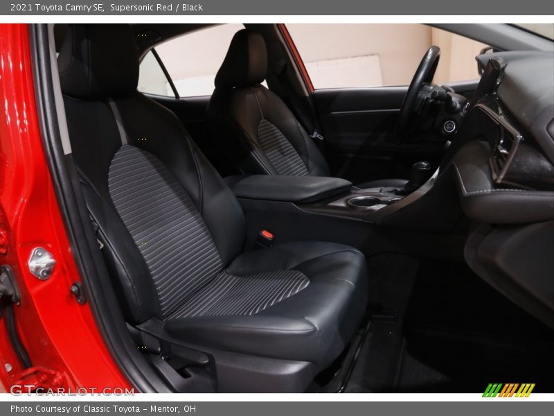 Supersonic Red / Black 2021 Toyota Camry SE