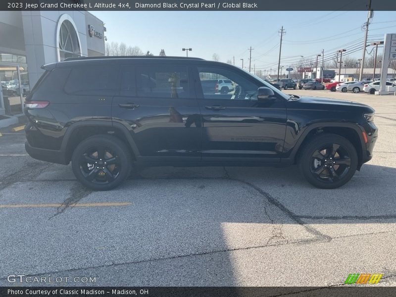Diamond Black Crystal Pearl / Global Black 2023 Jeep Grand Cherokee L Altitude 4x4