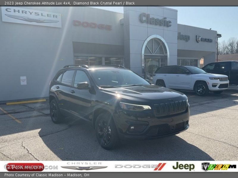 Diamond Black Crystal Pearl / Black 2023 Jeep Cherokee Altitude Lux 4x4