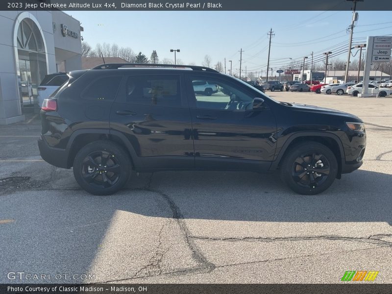 Diamond Black Crystal Pearl / Black 2023 Jeep Cherokee Altitude Lux 4x4
