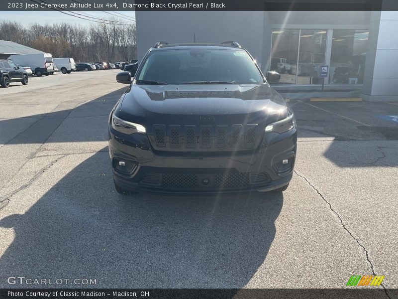 Diamond Black Crystal Pearl / Black 2023 Jeep Cherokee Altitude Lux 4x4