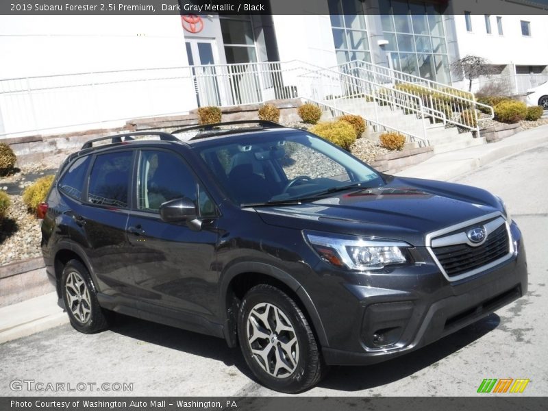 Front 3/4 View of 2019 Forester 2.5i Premium