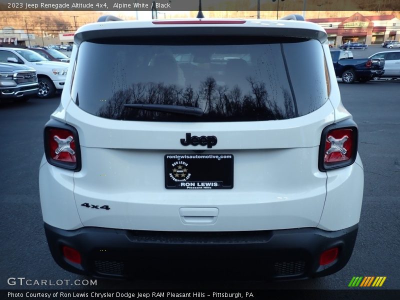 Alpine White / Black 2023 Jeep Renegade Altitude 4x4