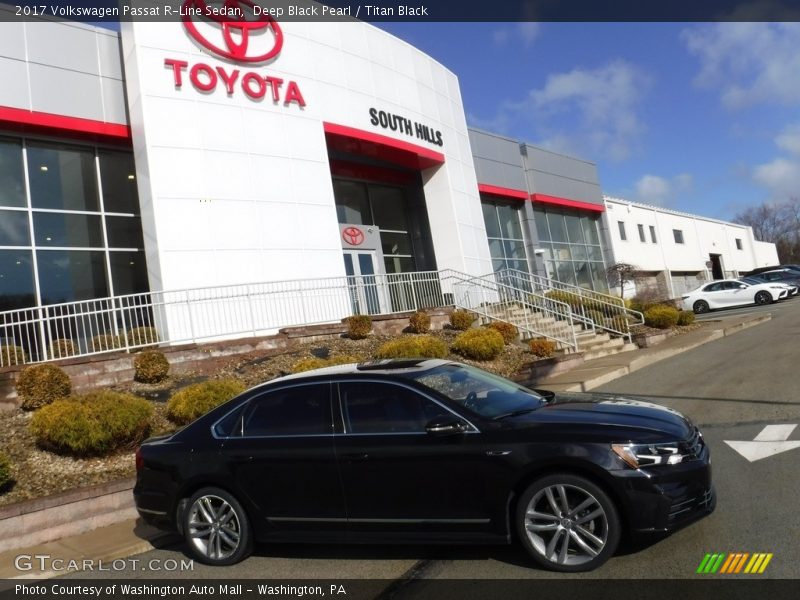 Deep Black Pearl / Titan Black 2017 Volkswagen Passat R-Line Sedan