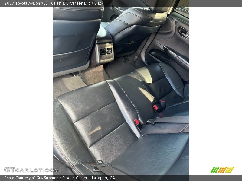 Celestial Silver Metallic / Black 2017 Toyota Avalon XLE