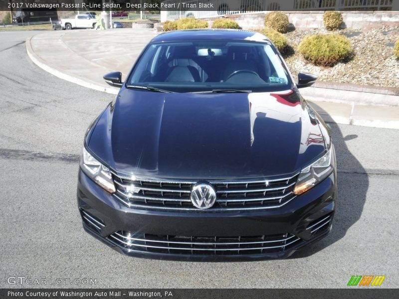 Deep Black Pearl / Titan Black 2017 Volkswagen Passat R-Line Sedan