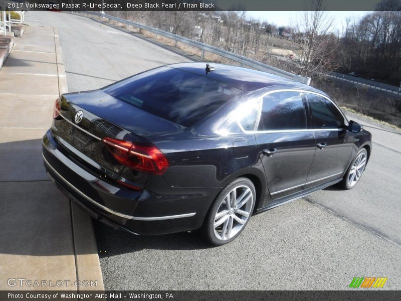 Deep Black Pearl / Titan Black 2017 Volkswagen Passat R-Line Sedan