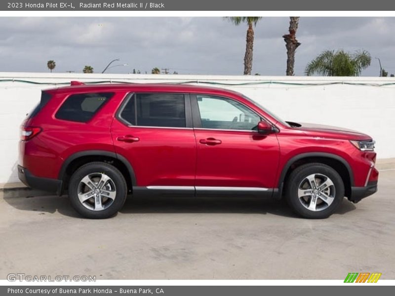 Radiant Red Metallic II / Black 2023 Honda Pilot EX-L