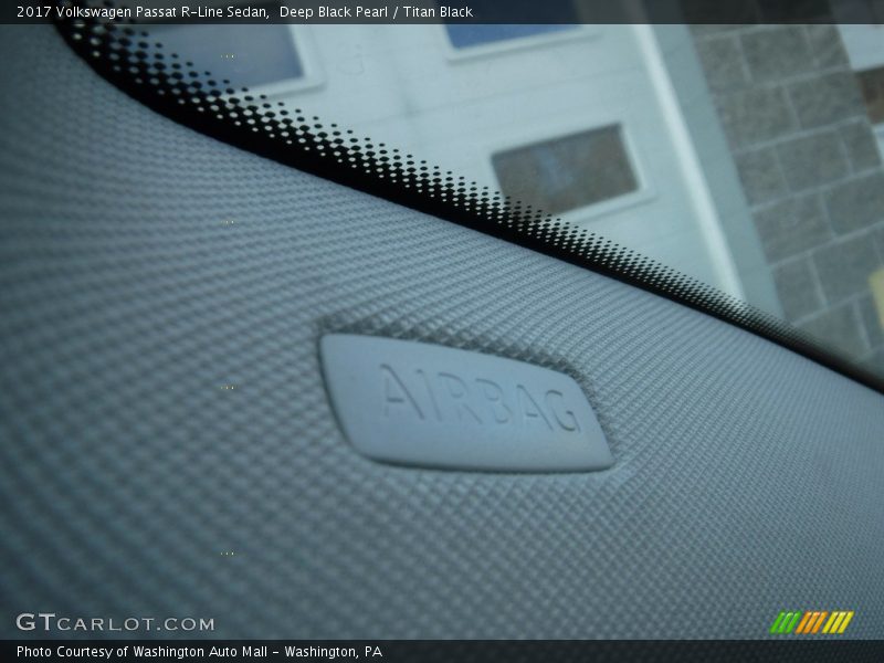 Deep Black Pearl / Titan Black 2017 Volkswagen Passat R-Line Sedan