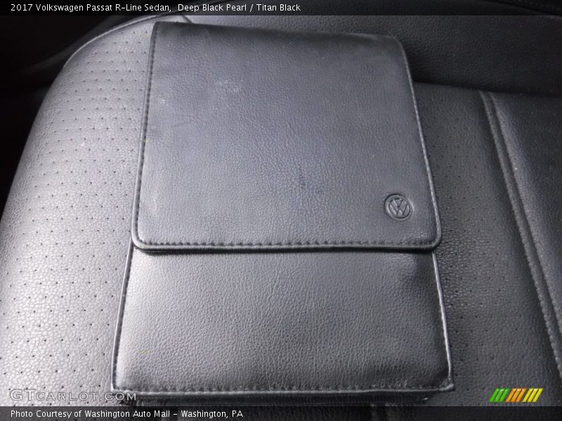 Deep Black Pearl / Titan Black 2017 Volkswagen Passat R-Line Sedan