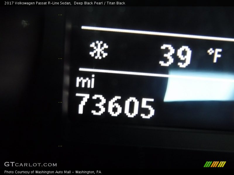 Deep Black Pearl / Titan Black 2017 Volkswagen Passat R-Line Sedan