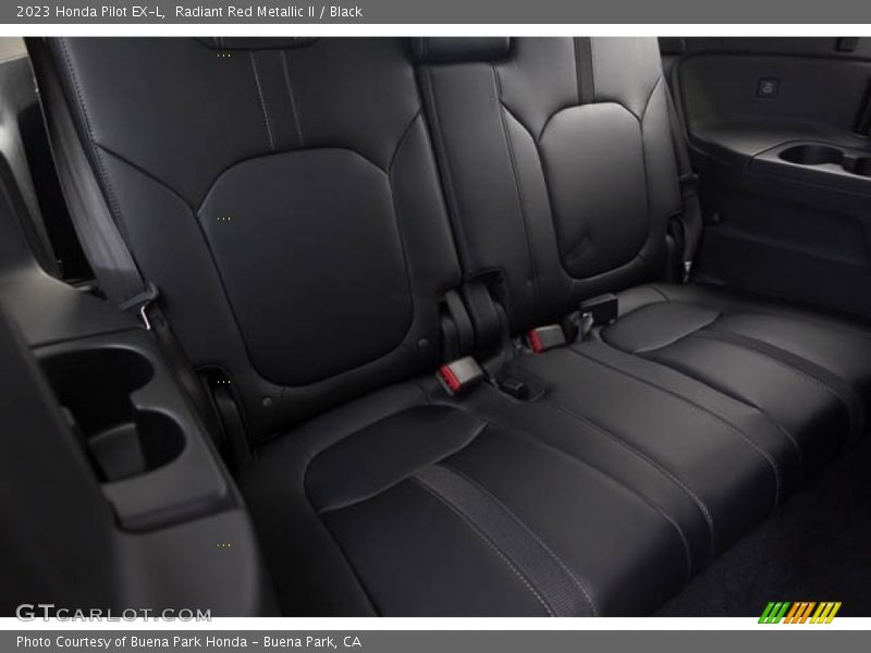 Radiant Red Metallic II / Black 2023 Honda Pilot EX-L