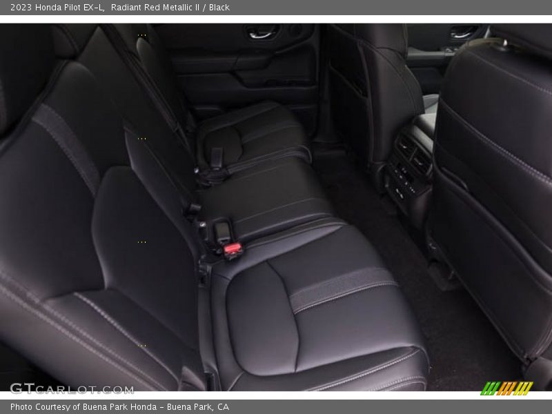 Radiant Red Metallic II / Black 2023 Honda Pilot EX-L