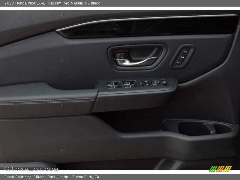 Radiant Red Metallic II / Black 2023 Honda Pilot EX-L