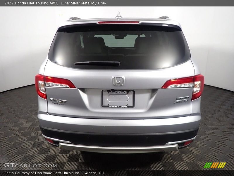 Lunar Silver Metallic / Gray 2022 Honda Pilot Touring AWD