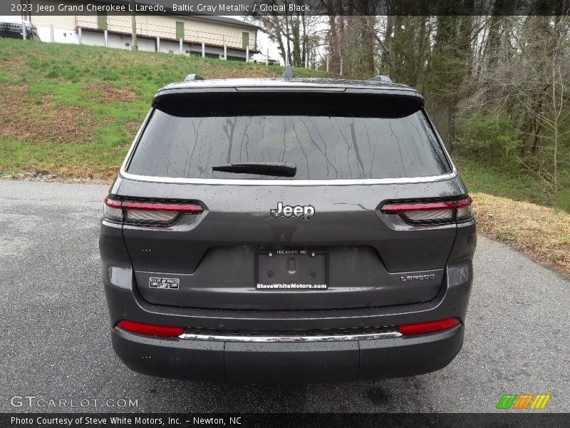 Baltic Gray Metallic / Global Black 2023 Jeep Grand Cherokee L Laredo