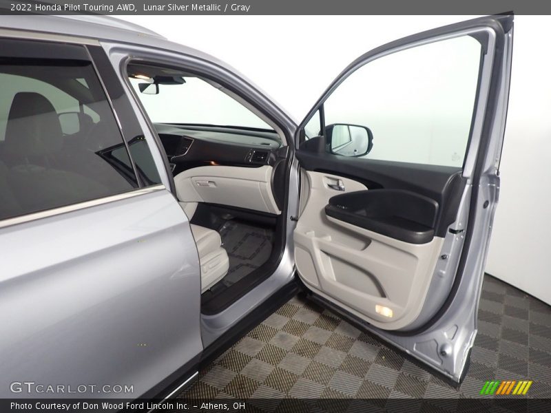 Lunar Silver Metallic / Gray 2022 Honda Pilot Touring AWD