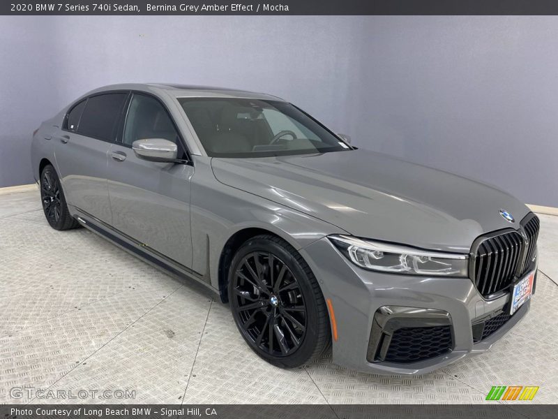 Front 3/4 View of 2020 7 Series 740i Sedan
