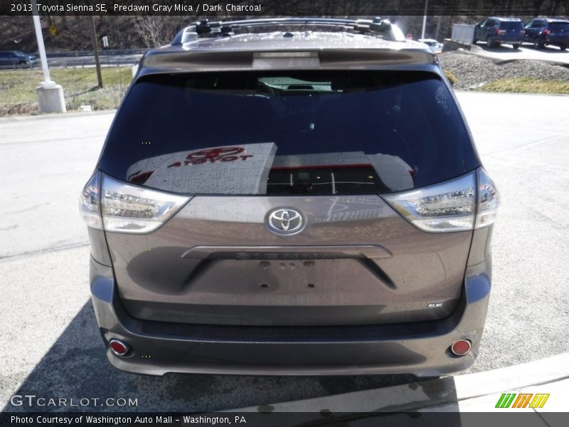 Predawn Gray Mica / Dark Charcoal 2013 Toyota Sienna SE