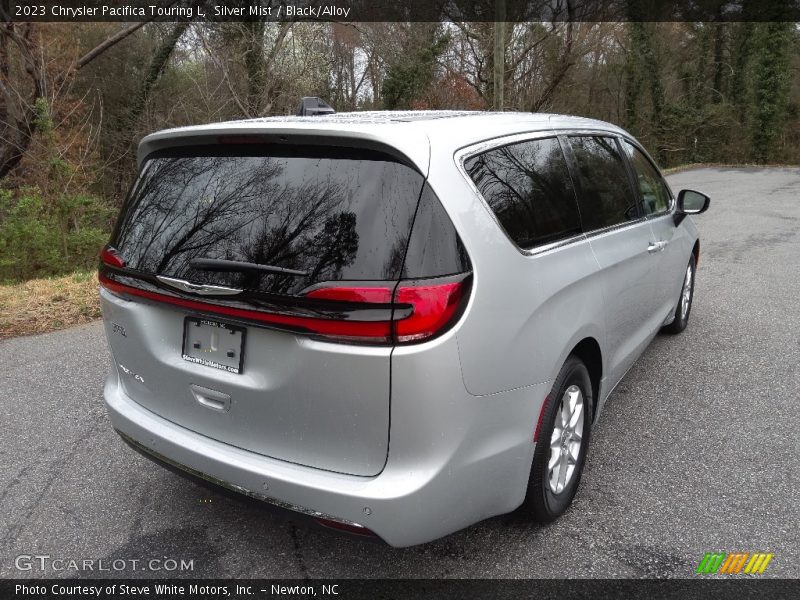 Silver Mist / Black/Alloy 2023 Chrysler Pacifica Touring L
