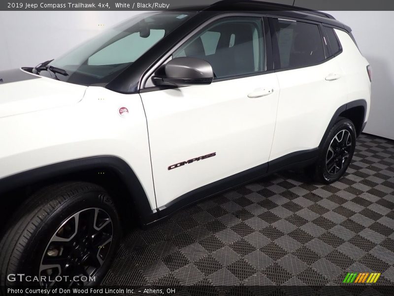 White / Black/Ruby 2019 Jeep Compass Trailhawk 4x4