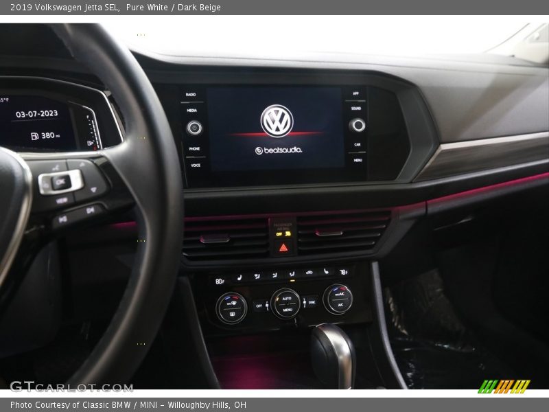 Pure White / Dark Beige 2019 Volkswagen Jetta SEL