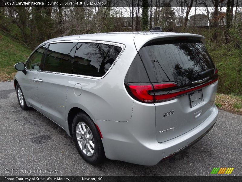 Silver Mist / Black/Alloy 2023 Chrysler Pacifica Touring L