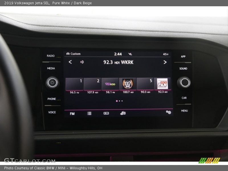 Pure White / Dark Beige 2019 Volkswagen Jetta SEL
