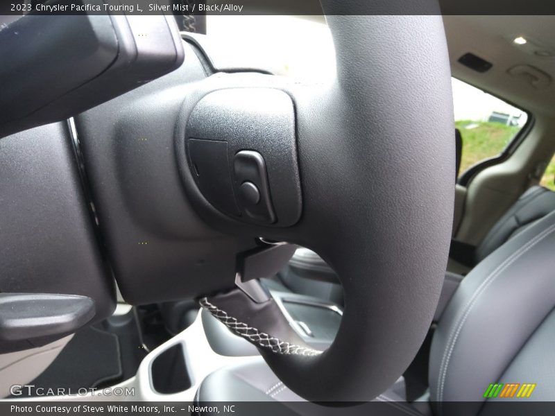 Silver Mist / Black/Alloy 2023 Chrysler Pacifica Touring L