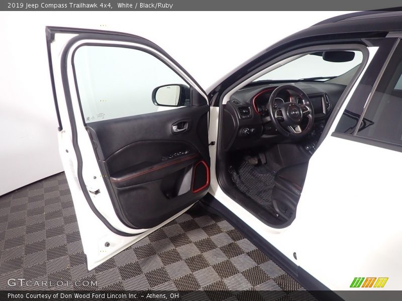 White / Black/Ruby 2019 Jeep Compass Trailhawk 4x4