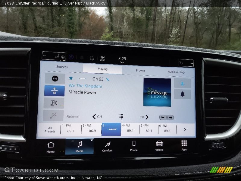 Controls of 2023 Pacifica Touring L