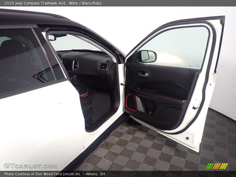 White / Black/Ruby 2019 Jeep Compass Trailhawk 4x4