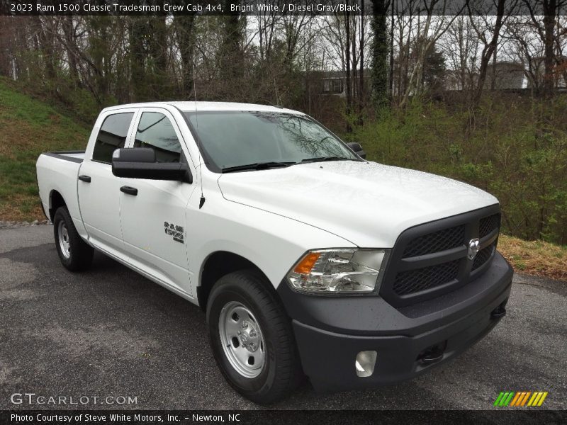 Front 3/4 View of 2023 1500 Classic Tradesman Crew Cab 4x4