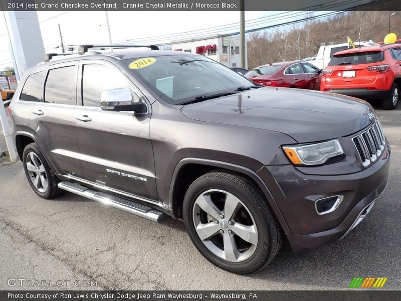 Front 3/4 View of 2014 Grand Cherokee Overland