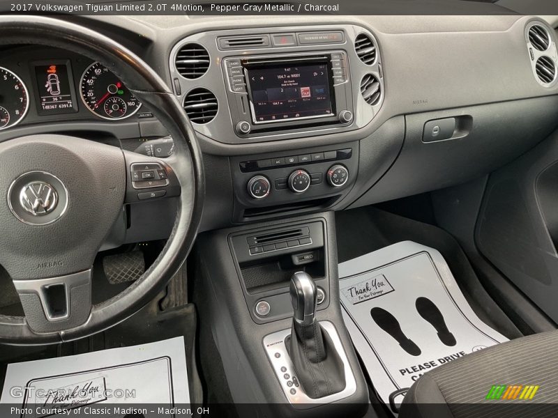 Dashboard of 2017 Tiguan Limited 2.0T 4Motion