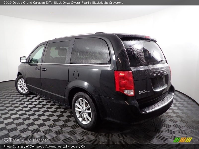 Black Onyx Crystal Pearl / Black/Light Graystone 2019 Dodge Grand Caravan SXT