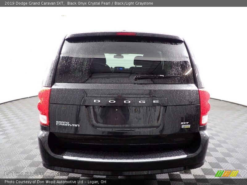 Black Onyx Crystal Pearl / Black/Light Graystone 2019 Dodge Grand Caravan SXT