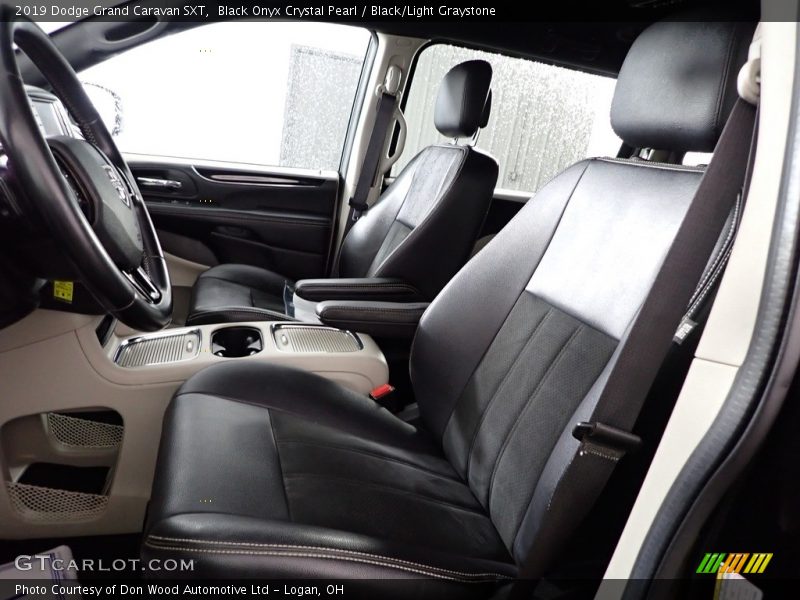 Black Onyx Crystal Pearl / Black/Light Graystone 2019 Dodge Grand Caravan SXT