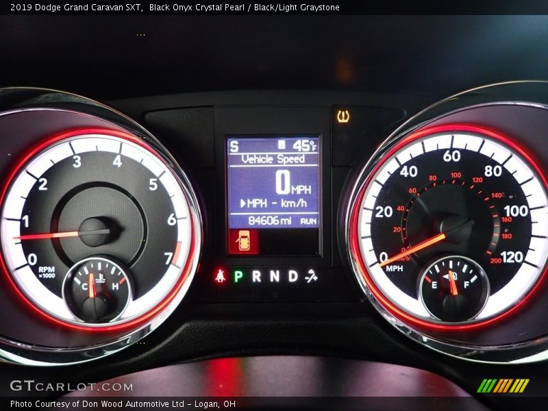 Black Onyx Crystal Pearl / Black/Light Graystone 2019 Dodge Grand Caravan SXT