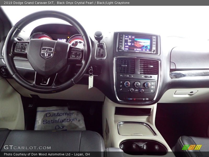 Black Onyx Crystal Pearl / Black/Light Graystone 2019 Dodge Grand Caravan SXT
