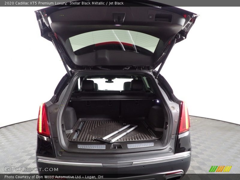 Stellar Black Metallic / Jet Black 2020 Cadillac XT5 Premium Luxury