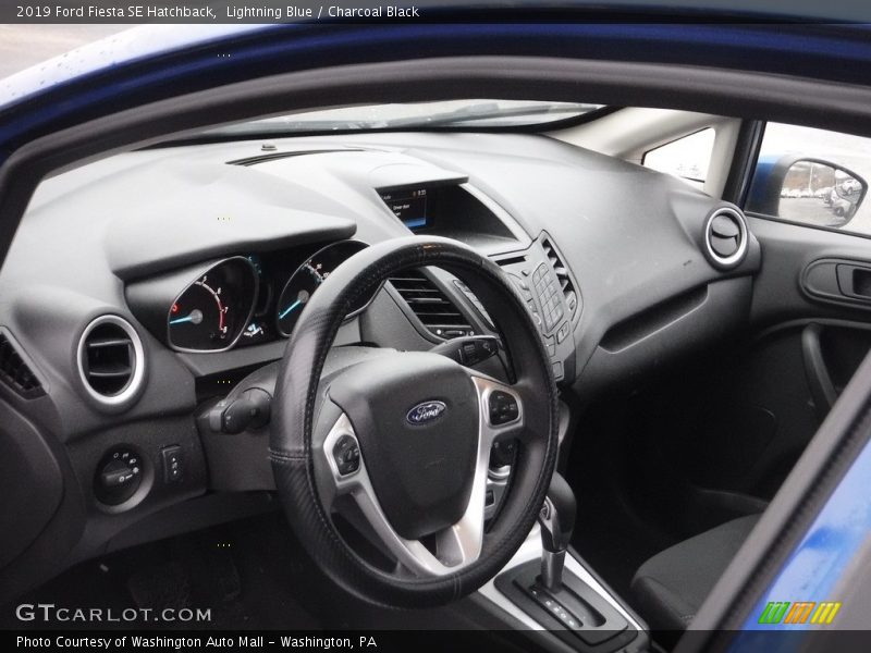 Lightning Blue / Charcoal Black 2019 Ford Fiesta SE Hatchback