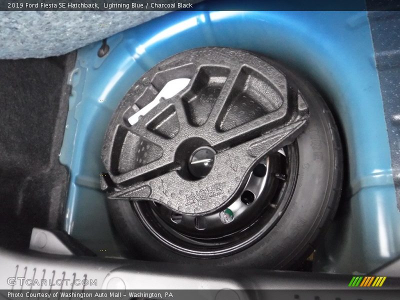 Lightning Blue / Charcoal Black 2019 Ford Fiesta SE Hatchback