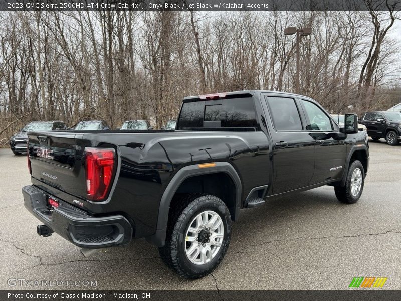 Onyx Black / Jet Black w/Kalahari Accents 2023 GMC Sierra 2500HD AT4 Crew Cab 4x4