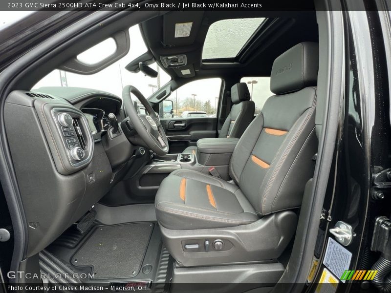 Onyx Black / Jet Black w/Kalahari Accents 2023 GMC Sierra 2500HD AT4 Crew Cab 4x4