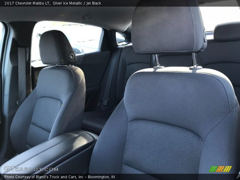 Silver Ice Metallic / Jet Black 2017 Chevrolet Malibu LT