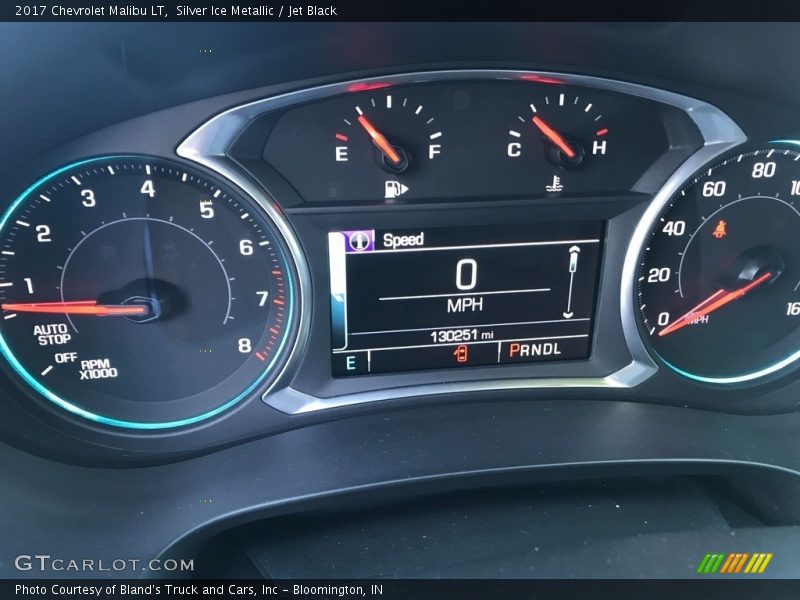 Silver Ice Metallic / Jet Black 2017 Chevrolet Malibu LT