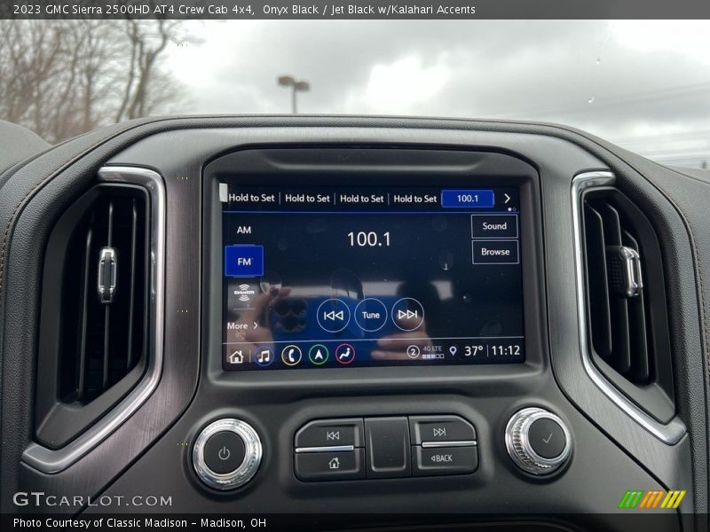 Onyx Black / Jet Black w/Kalahari Accents 2023 GMC Sierra 2500HD AT4 Crew Cab 4x4