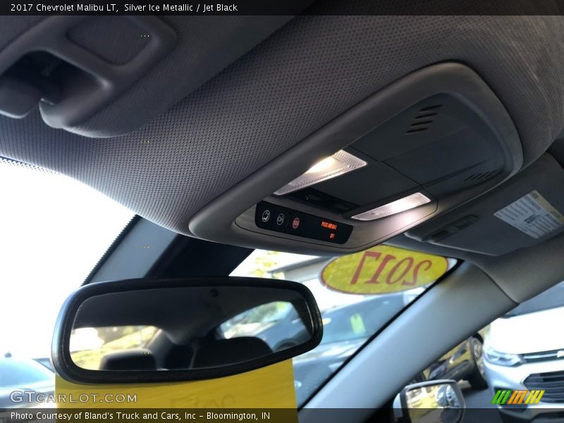 Silver Ice Metallic / Jet Black 2017 Chevrolet Malibu LT